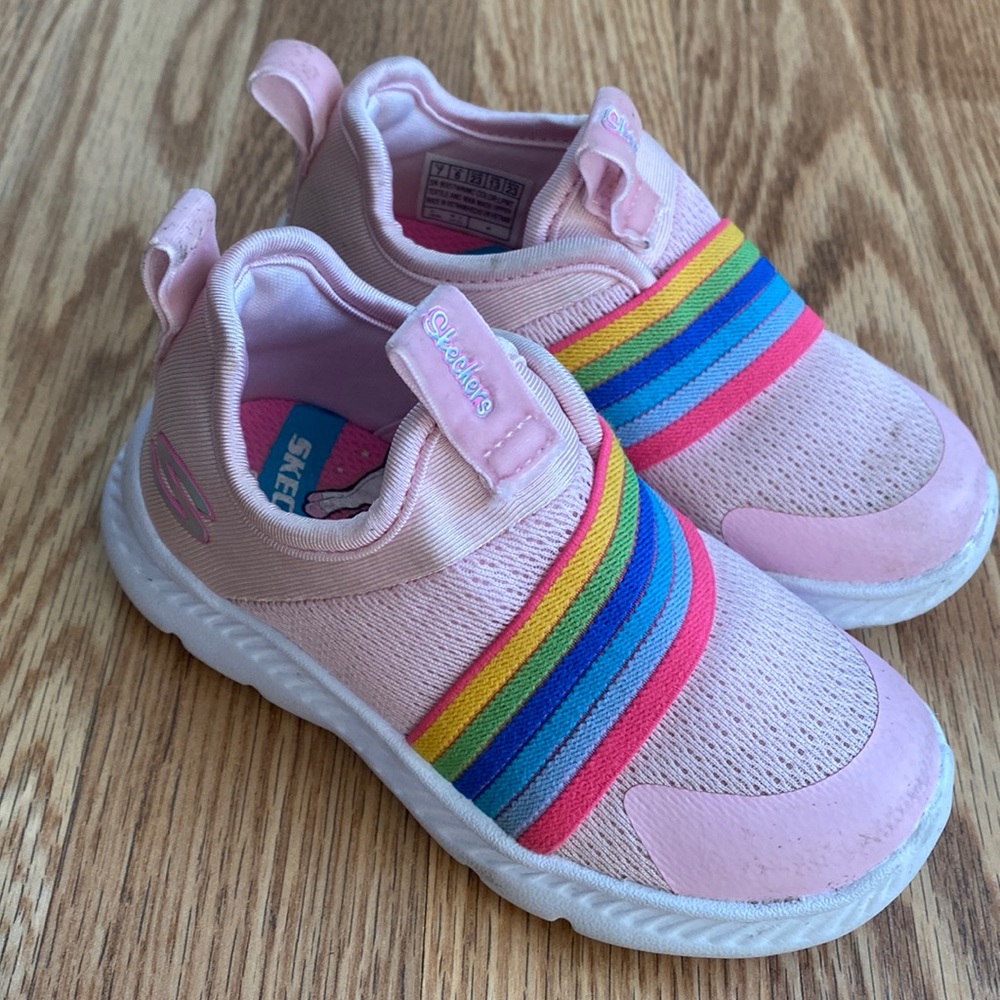 Toddler size 7 sneaker